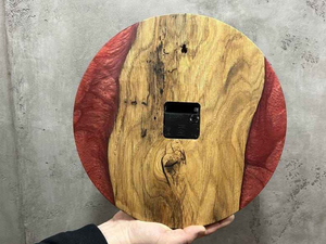 Horloge murale en bois et résine, dernière collection, artisanale, en résine époxy blanche, tailles personnalisées et en promotion - Product Image 3