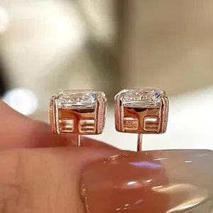 Pendientes de Diamantes Cultivados en Laboratorio IGI de 4.00Ct, Corte Cojín, EF/VS1, Oro Blanco de 14k - Product Image 4