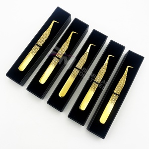 Pinzas para Pestañas RMI de 90 Grados, Acero Inoxidable, Diseño Liso Dorado con Plasma, Antimagnéticas, Antiestáticas, Perfectas - Product Image 3