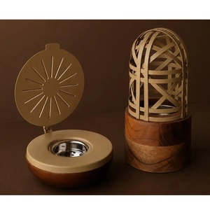 Brûleur d'encens à refoulement en métal au design raffiné avec support, porte-encens d'aromathérapie pour la maison, diffuseur de parfum de luxe islamique - Product Image 4