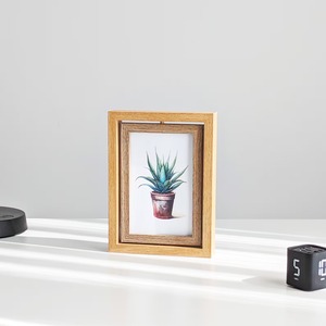 Cadre photo en bois artisanal, alliage parfait de charme naturel et de durabilité pour la décoration intérieure - Product Image 1