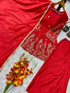 Nueva Colección de Diseñador, Conjunto de Top, Pantalón y Dupatta de Georgette Indio-Pakistaní, Completamente Cosido y Listo para Usar, con Detalles en Piel de Zorro Natural - Product Image 5