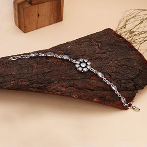 Pulsera Étnica de Latón Plateado con Cuentas y Circonita Cúbica Redonda para Joyería de Compromiso Femenina - Product Image 4