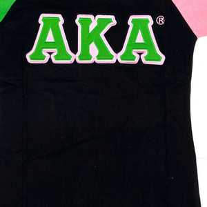 T-shirt Premium Femme AKA Noir Rose Vert en Chenille Brodé Lettres Grecques Color Block Col Rond Haut de Gamme Décontracté - Product Image 4