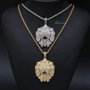 Pendentif Lion en Argent 925 Rhodié et Plaqué Or 18K avec Diamant de Laboratoire Rond, Breloque Animale Unisexe, Bijou Hiphop, Cadeau - Product Image 1
