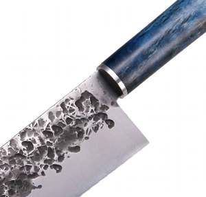 Outil de cuisine artisanal de style japonais martelé à la main avec manche en bois stabilisé bleu - Product Image 6