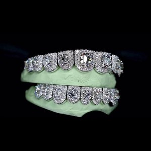 Grillz personnalisés en diamant VVS cultivé en laboratoire, en argent sterling 925 et or 10 carats, entièrement sertis de diamants ronds, testés et approuvés, prix d'usine en gros - Product Image 1