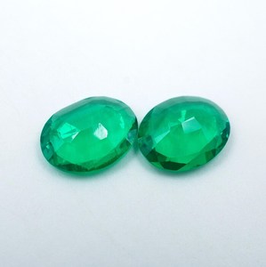 Paire de pierres précieuses d'émeraude colombienne cultivée en laboratoire, taille poire facettée (2,20 carats) (2 pièces) HAYAAT GEMS pour la fabrication de bijoux 9x7x3mm - Product Image 4