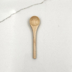 Cuillère en bois faite à la main, cuillère à soupe en bois naturel, ustensile de cuisine rustique, cuillère de cuisine écologique, accessoire de table - Product Image 6