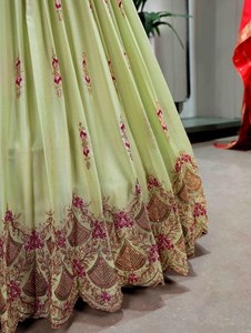 Lehenga Choli de Georgette con Bordado Pista Color Star - Product Image 6