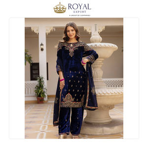 Traje Salwar Pakistaní de Terciopelo Tradicional de Último Diseño con Hermoso Bordado para Mujer, Venta Exclusiva para Fiestas - Product Image 5