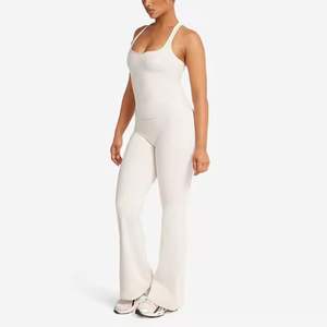 Conjunto de Yoga para Mujer, Tallas XL-6XL, Sin Costuras, Transpirable, Ligero, Leggings de Cintura Alta con Soporte y Corte Acampanado - Product Image 3