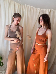 Ensemble 2 pièces de sport et yoga pour femme grande taille avec pantalon évasé, taille élastique, écologique et séchage rapide - Product Image 2