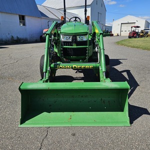 รถแทรกเตอร์มือสอง John Deere 4052M 50 แรงม้า ขับเคลื่อน 4 ล้อ พร้อมที่ตักด้านหน้า เครื่องยนต์และเกียร์ - รถแทรกเตอร์อเนกประสงค์สำหรับงานเกษตร - Product Image 3