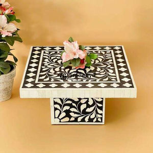 ฐานวางเค้กทรงสี่เหลี่ยมฝังกระดูกทำมือรักษ์โลกสุดหรูจาก Tradebyd - Product Image 1