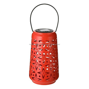 Lanterne en métal jaune avec motif découpé, porte-bougie décoratif portable pour extérieur, pour la décoration de la maison - Product Image 2