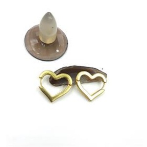 Boucles d'oreilles créoles en forme de cœur plaquées or 18 carats, design tendance, vente en gros - Product Image 1