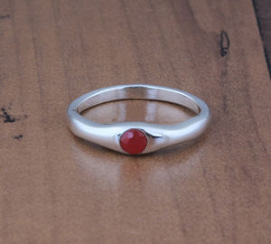 แหวนเงินแท้ 925 ประดับพลอยรูบี้ทรงเหลี่ยม แหวนทำมือสไตล์โบโฮคลาสสิก เรียบหรู แหวนเพชรเม็ดเดี่ยว รับรองโดยเมืองชัยปุระ - Product Image 6