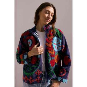 Veste Suzani en coton faite à la main en bleu foncé avec broderie florale multicolore, manteau bohème pour femmes - Product Image 2