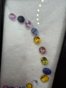 Zafiro Natural Multicolor Corte Ovalado 12CT 15 Piezas Ceilán Sri Lanka Lote de Gemas Zehra para Joyería Efecto de Color y Fuego Sin Agujero - Product Image 4