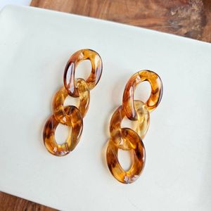 Pendientes Modernos Hechos a Mano de Resina, Joyería Colorida y Distintiva para Mujer, Accesorios de Moda Ligeros y Únicos para Boutique - Product Image 2