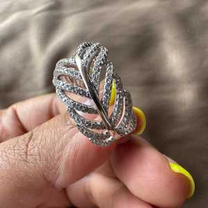 Anillo minimalista de moissanita con corte redondo estilo hoja para mujer, plata 925 original, regalo sorpresa para boda, joyería para pareja - Product Image 4