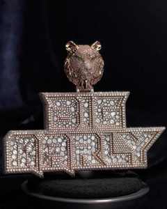 Colgante de Plata S925 Personalizable con Diamantes de Moissanita VVS de Mosaico Pesado, Estilo Hip Hop, con Letra de Nombre Personalizada y Engaste Personalizado - Product Image 1