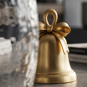 Élégante Cloche de Noël en Aluminium Doré, Sculpture de Table, Figurine en Métal Lourd, Décoration d'Intérieur Festive - Product Image 4