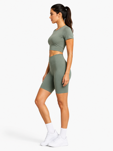Ensemble de yoga noir 2 pièces pour femme : haut court à col rond et manches longues, short cycliste taille haute côtelé sans couture, tenue de sport - Product Image 4