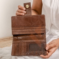 Dompet Pendek Kulit Asli Cokelat Bergaya Barat LW dengan RFID, Multifungsi, dan Kotak Hadiah untuk Wanita