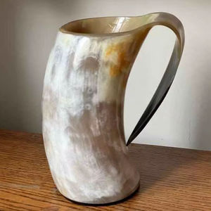 Jarra Vikinga Hecha a Mano con Cuerno Natural Ecológico de ZNZ CRAFT, Reutilizable, con Diseños de Animales y Ángeles, Personalizable para Fiestas - Product Image 1