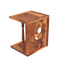 Table de style contemporain en bois au design minimaliste audacieux avec une finition en bois naturel et chaleureux