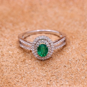 Anillo de Oro Blanco Sólido de 18K con Esmeralda Ovalada Natural y Doble Halo, Joyería Fina, Memoria Jewels, Venta al Por Mayor - Product Image 6
