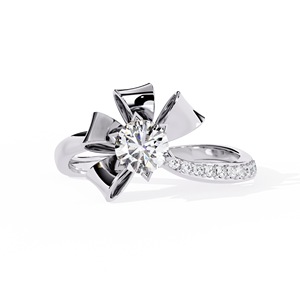 Bague de fiançailles romantique pour femme en or blanc avec diamant naturel certifié GIA taille brillant rond et pierres latérales - Product Image 1