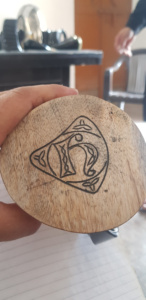 Authentique corne à boire viking artisanale, artisanat régional européen, sculpture religieuse, matériau organique poli, cadeau de mariage - Product Image 5