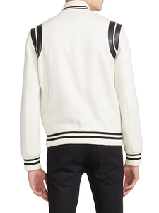Blouson universitaire blanc pour homme en laine/polyester avec empiècements aux épaules, col montant, coupe droite, simple boutonnage, décontracté, enduit, pour le printemps - Product Image 5