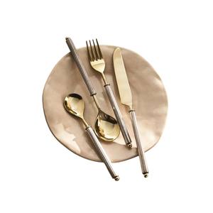 Ensemble de couverts en acier inoxydable de qualité supérieure, texture martelée, couleur or, pour la maison, les mariages et la présentation de table. - Product Image 2