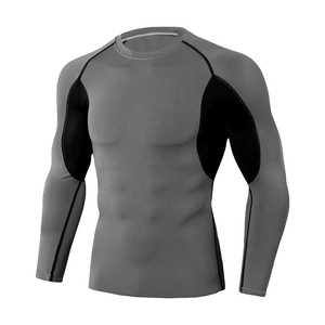 Meilleur prix pour les rashguards pour hommes, 100% polyester, design personnalisé, en vente en gros, rashguards pour hommes en noir - Product Image 3