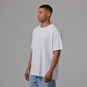 เสื้อยืดแขนสั้นผู้ชายสีขาวทรงปกติ คอสูง ผ้าฝ้ายเจอร์ซีย์ถัก 100% ระบายอากาศได้ดี น้ำหนัก 220 กรัม ดีไซน์สั่งทำได้ - Product Image 2