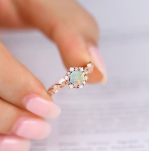 Bague de fiançailles et d'anniversaire de luxe pour femme, en opale de feu éthiopienne naturelle, argent sterling 925, or rose, faite à la main - Product Image 1