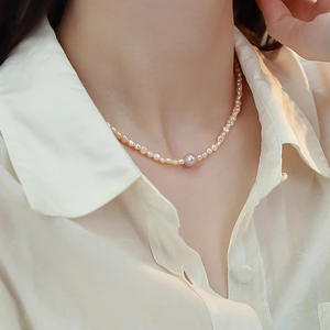 Collar Versátil de Estilo Francés Artístico Retro para Mujer, Barroco, Plata Triturada, Perla de Agua Dulce, Belleza Natural - Product Image 1