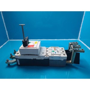 Disjoncteur à boîtier moulé Eaton LGE3630NN+ELLBN3600W, occasion, comme neuf, pièces d'équipement semi-conducteur d'époque - Product Image 3