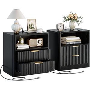 Comodino Moderno Scanalato con Stazione di Ricarica, Cassetti Aperti e Ripiani, Tavolino da Notte in Legno per Camera da Letto - Product Image 1