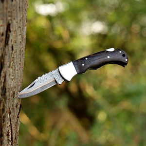 Cuchillo de bolsillo de acero de Damasco y cobre de grado industrial, mango de madera, hoja de punta caída, apertura con perilla, cuchillo plegable para camping, OEM - Product Image 4