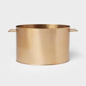 Cubo de hielo metálico de gran capacidad con asa de anillo, diseño acanalado de lujo, para refrescar cerveza, whisky y latas, ideal para fiestas y bares. - Product Image 3