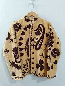 Veste en velours brodée Suzani faite à la main en Inde pour femme, style bohème, motif floral ethnique, manteau d'hiver, vêtement d'extérieur de créateur, vente en gros - Product Image 1