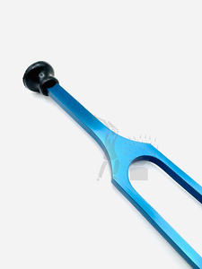 ส้อมเสียงเรดเดล ไซเฟอร์ เกรดทางการแพทย์ ผลิตจากสแตนเลสสตีลเคลือบไทเทเนียม สีฟ้า ใช้เป็นเครื่องมือผ่าตัด ใช้งานได้ด้วยมือ นำกลับมาใช้ซ้ำได้ - Product Image 3