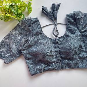Colección de Blusas de Alta Calidad con Bordado y Mangas Acolchadas, Completamente Cosidas a Mano, a Precio de Mayoreo - Product Image 3
