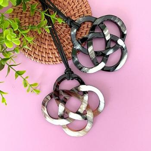 Collar de cuerno de búfalo natural pulido para mujer, joyería de boda ecológica de alta calidad de Blossom Craft India - Product Image 1