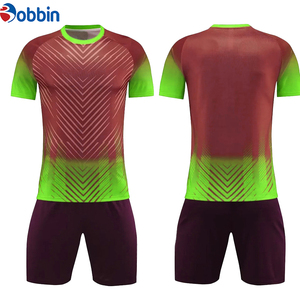Maillots de football respirants de qualité supérieure, tenues de football personnalisées, maillots de football imprimés par sublimation, ensembles de vêtements de sport - Product Image 2